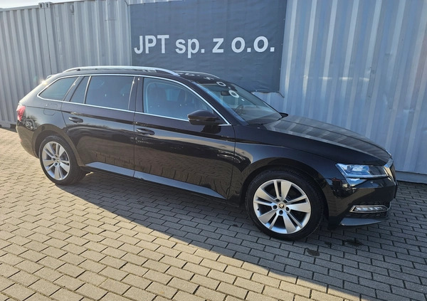 Skoda Superb cena 109347 przebieg: 113762, rok produkcji 2019 z Żychlin małe 466